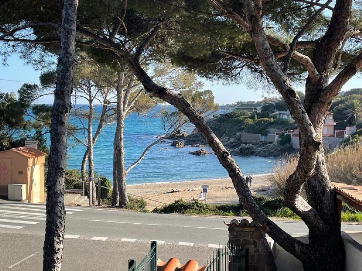 Entre St-Raphael Et St-Tropez. Studio Pieds Dans L'Eau, A Partir De 600 Euros/Semaine. Saint Aygulf Exterior foto